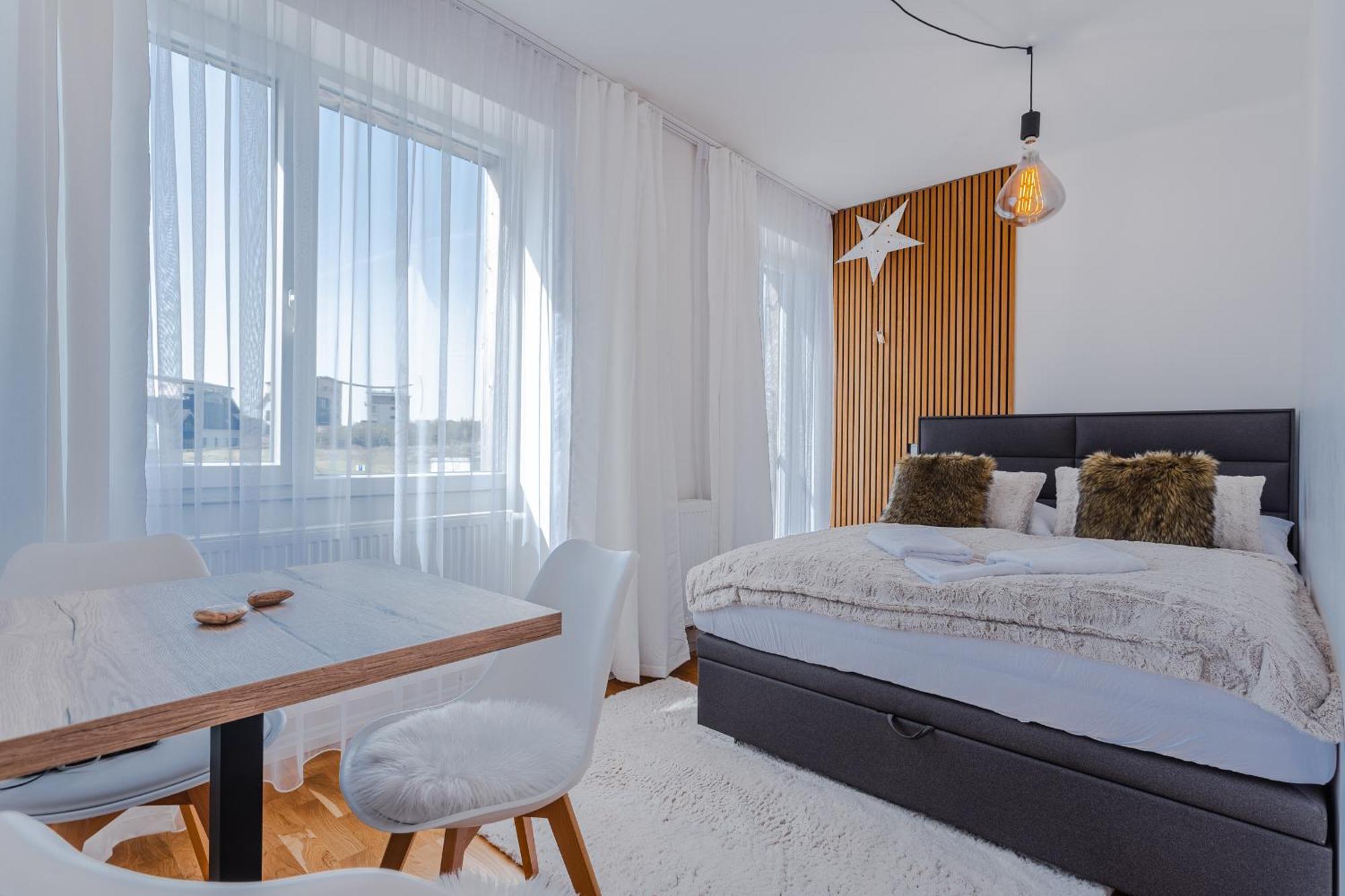 Meadows Apartments Klinovec Лоучна-под-Кліновцем Екстер'єр фото